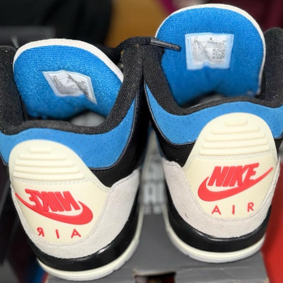 Michael Jordan Kids Black and White Sneakers - Picture 2 of 5